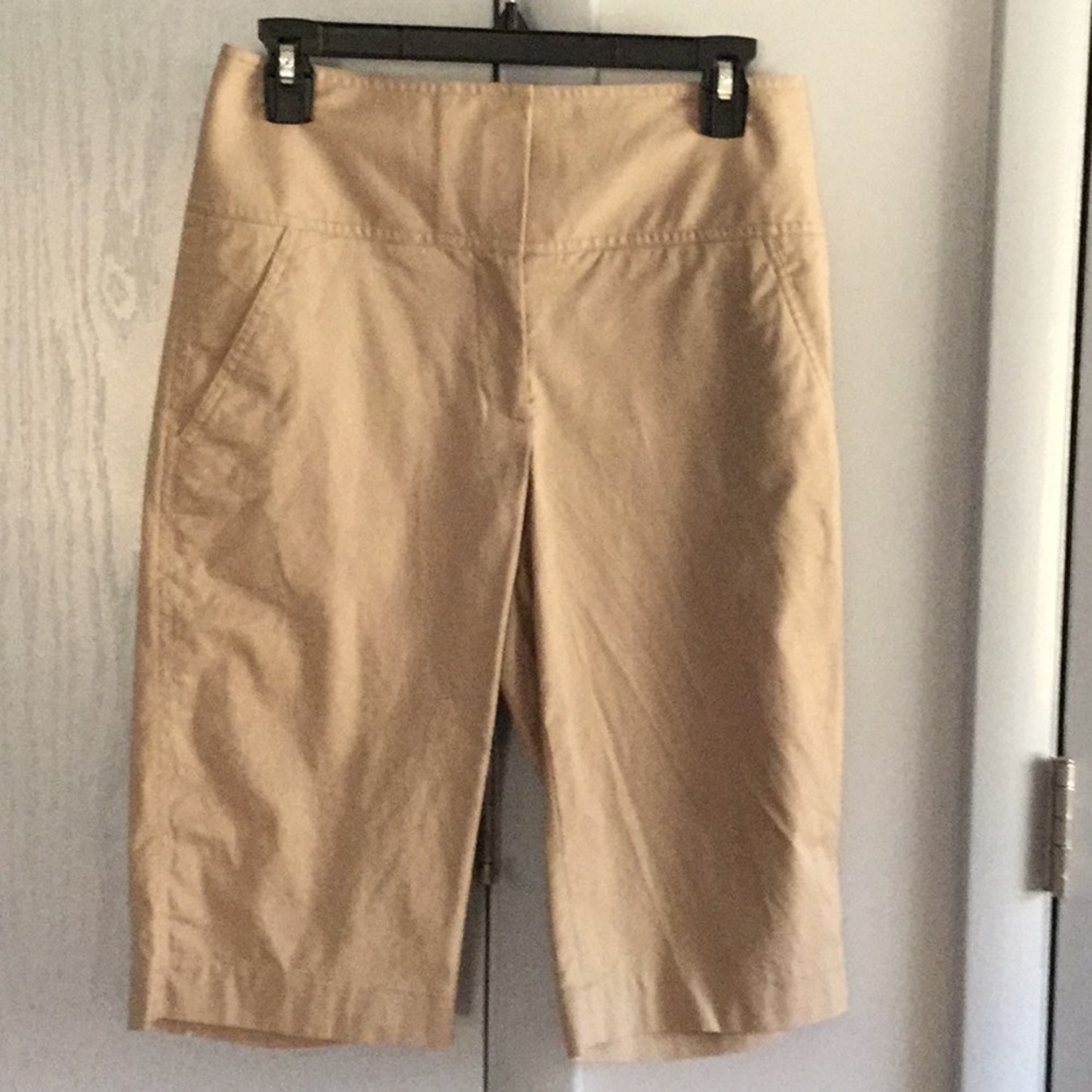 DKNY khaki shorts size 4